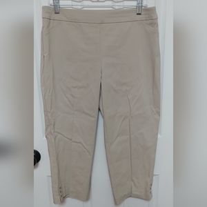 Counterparts 10P Khaki Pull-On Capris